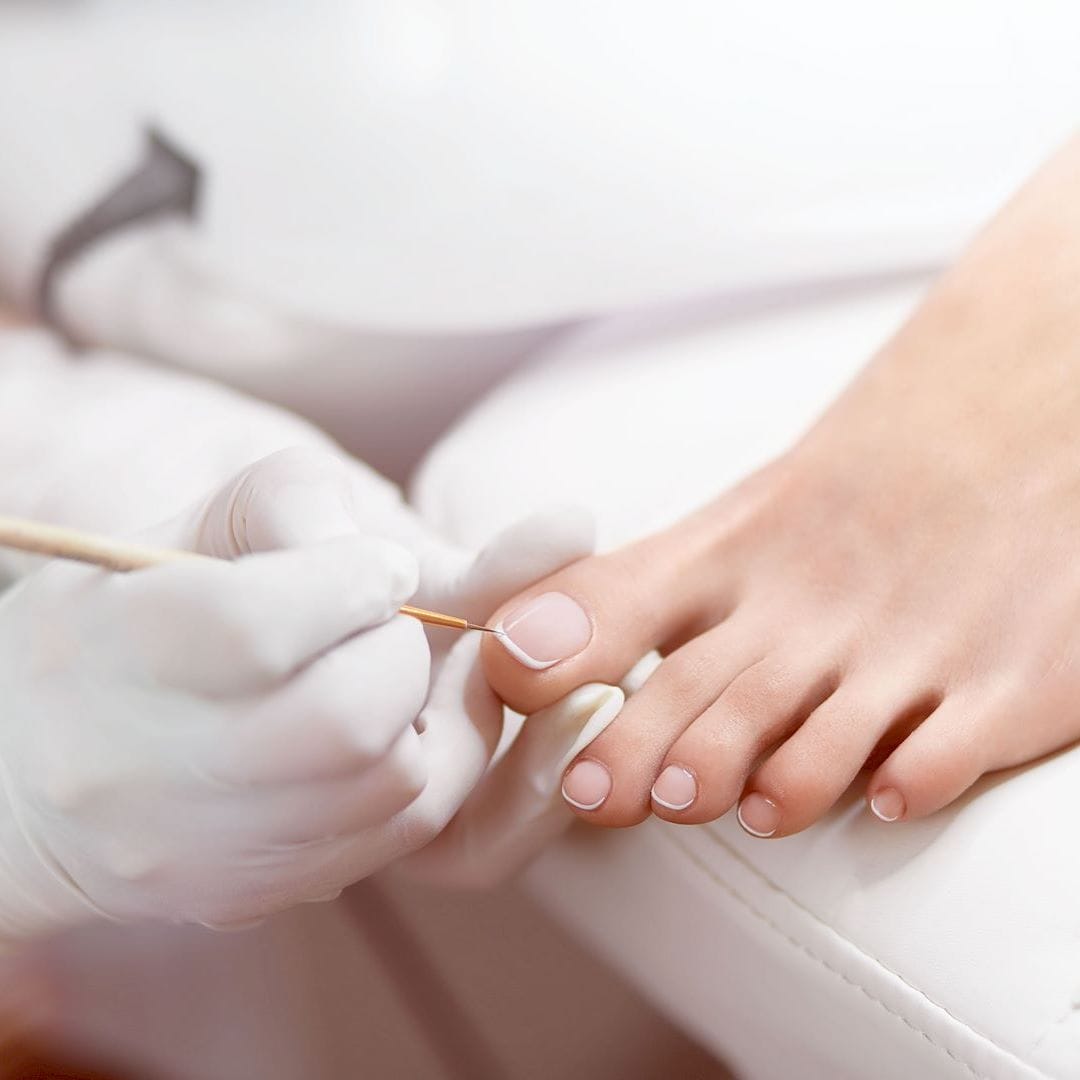 Egy pedikűrös spa pedikűr közben Zalakarosen
