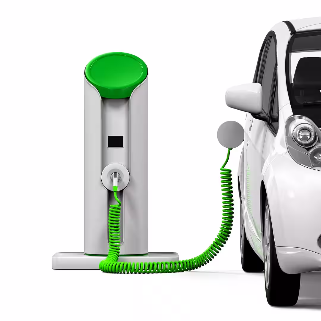 Egy villanyszerelő elektromos autó töltőállomás telepítése közben Szigetszentmiklósen