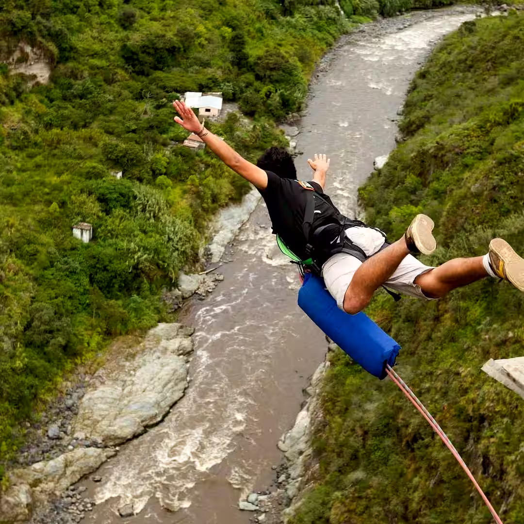Egy edző bungee edzés közben Szerencsen