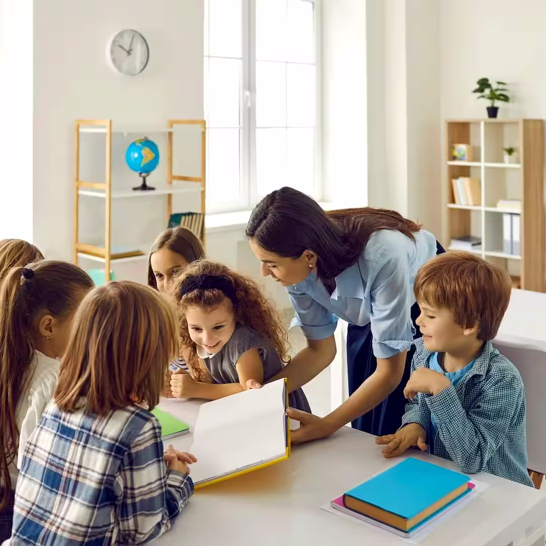 Egy magántanár matematika korrepetálás közben Kisköreen